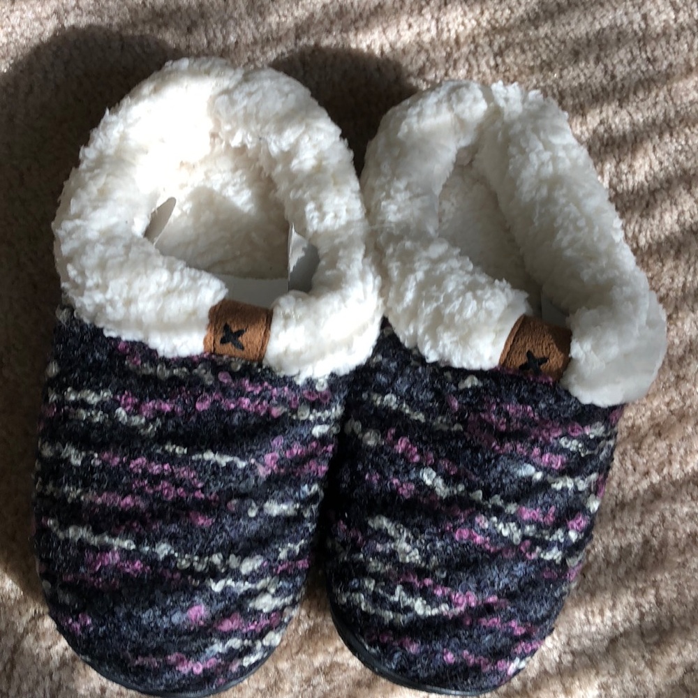 NWT Fuzzy Slippers